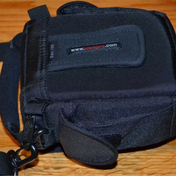 Lowepro camera case - Picture 12 of 15